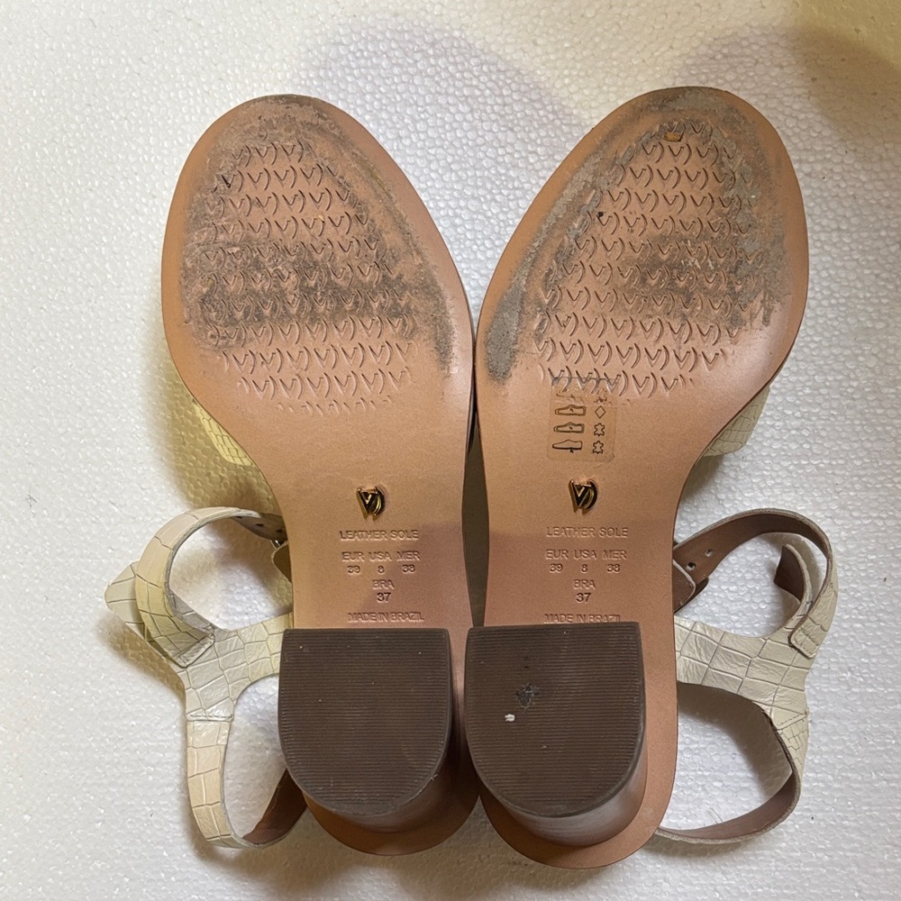 Vicenza Cream Women's Sandals - Picture 3 of 5